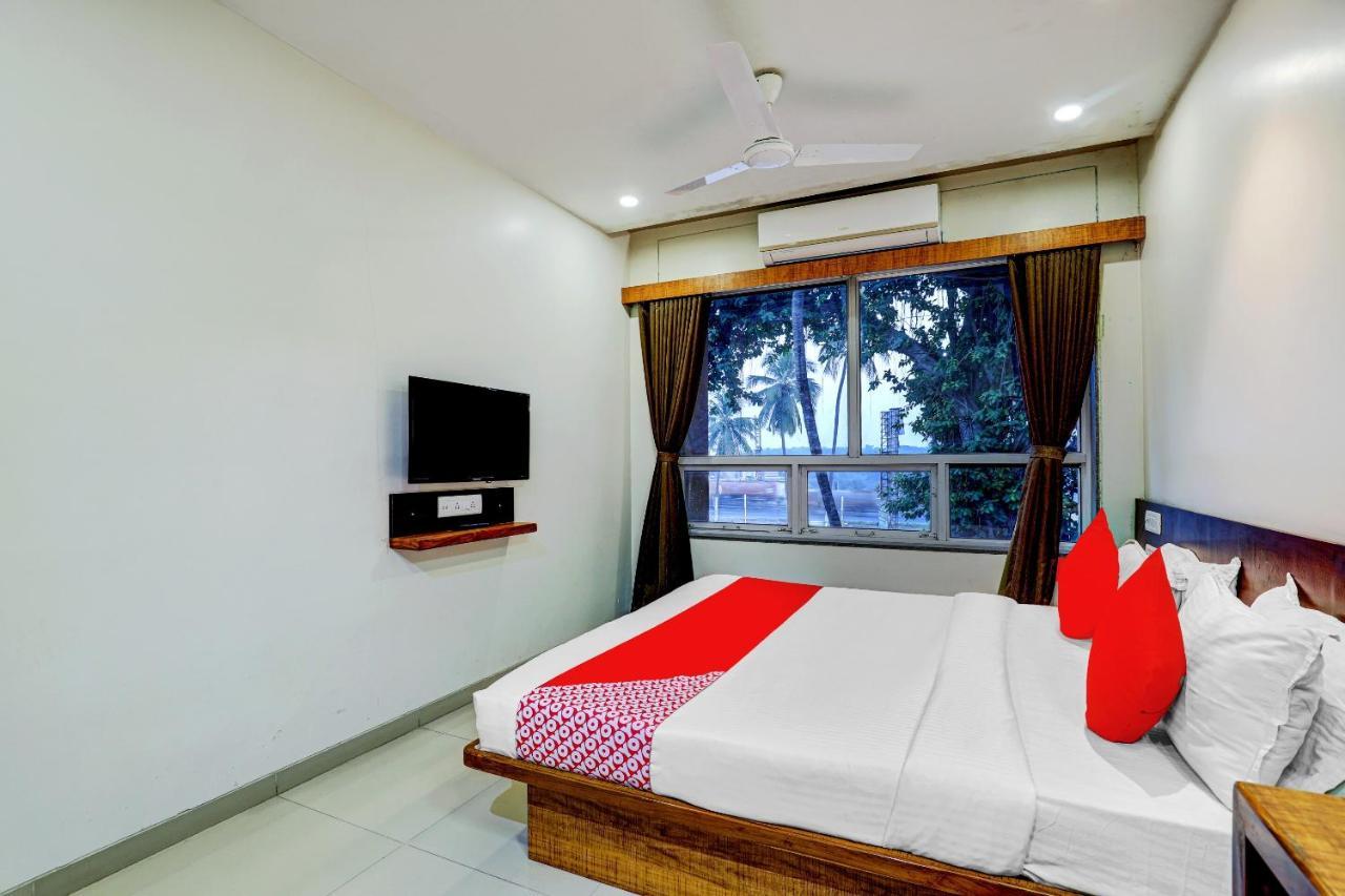 Oyo 77491 Hotel Shreenath Valsad Kültér fotó