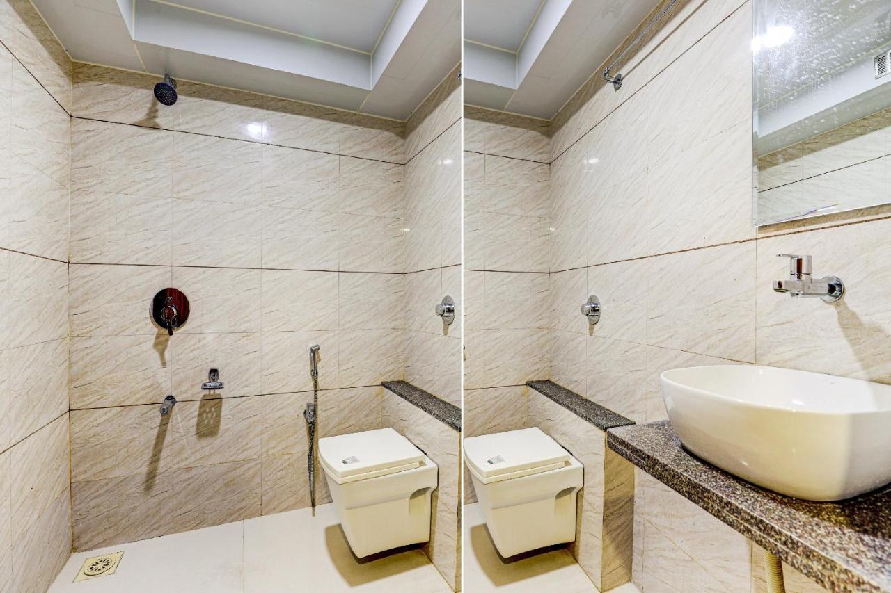 Oyo 77491 Hotel Shreenath Valsad Kültér fotó